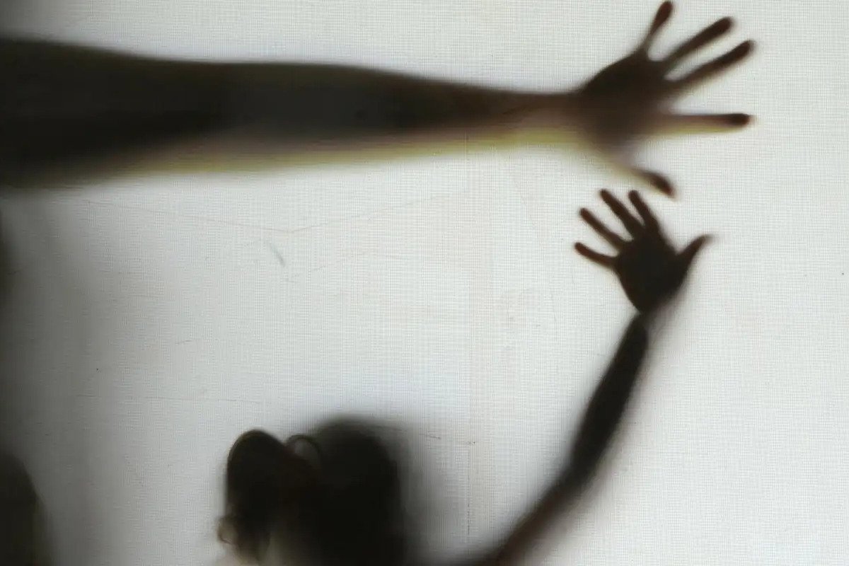 Homem é preso por estuprar duas crianças durante cerca de cinco anos na Bahia; uma das vítimas engravidou após abusos