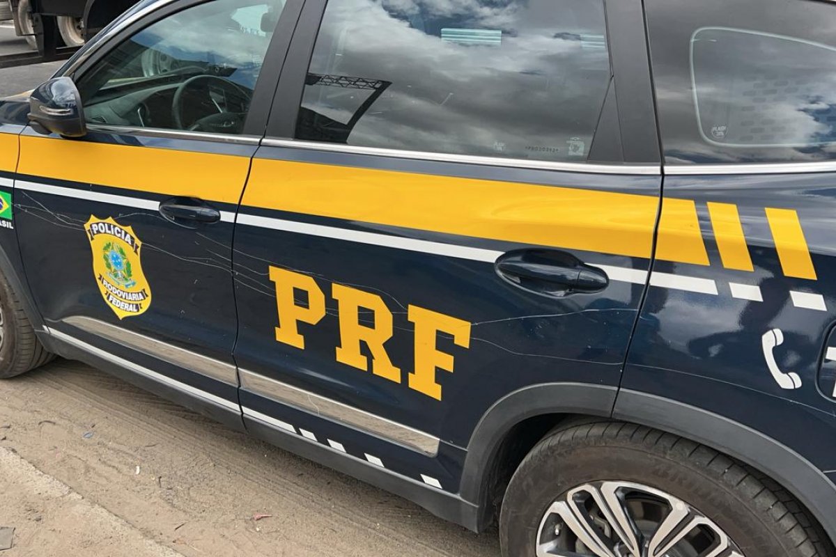 Polícia Civil localiza suspeitos de danificar viatura da PRF em Feira de Santana