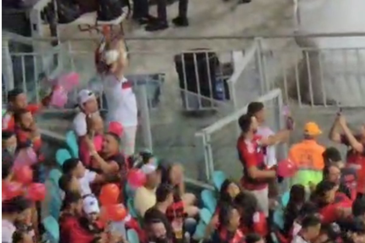 Vídeo: Torcida Flamengo provoca a do Bahia em prévia de duelo da Copa do Brasil
