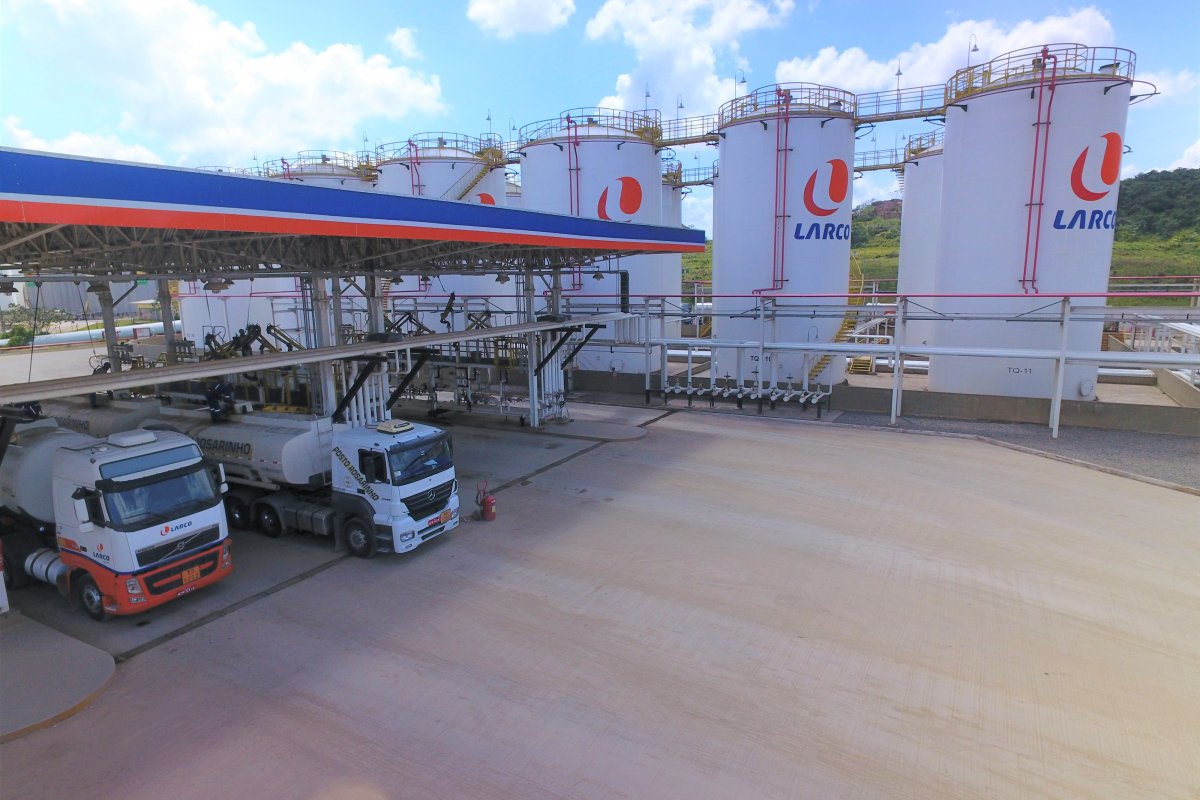 Distribuidora baiana alcança marco histórico com recorde de vendas no setor de combustíveis!