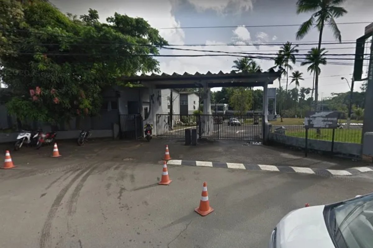 Operação desarticula comunicação ilegal de policiais presos no Batalhão de Choque de Lauro de Freitas