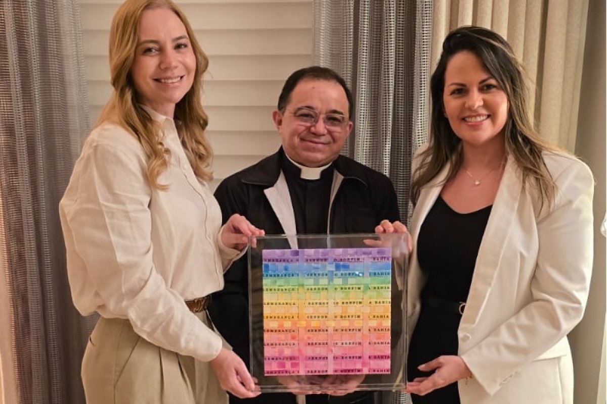 "Tressê Senhor do Bonfim" , releitura assinada por Amanda Jacobina, é destaque no ambiente de Carla Matos na CASACOR Bahia 2024!