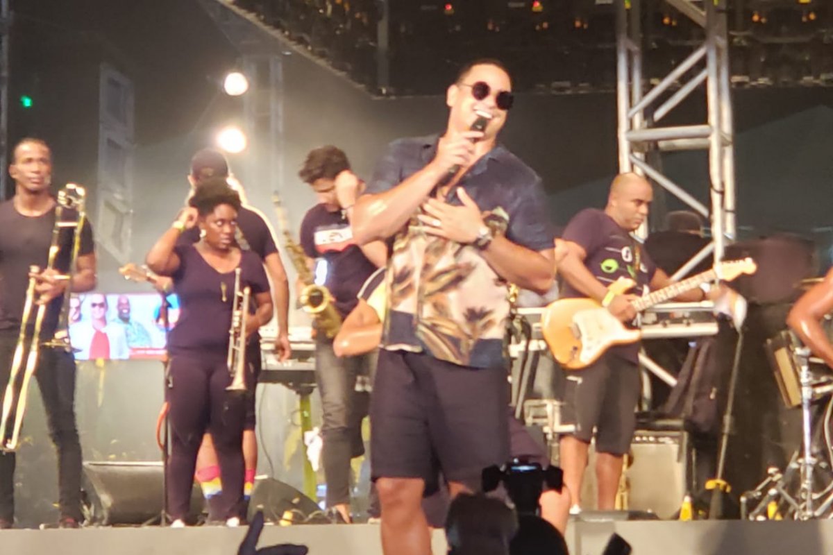 Com pagode e forró, Harmonia do Samba lota Wet'n Wild em mais um ensaio