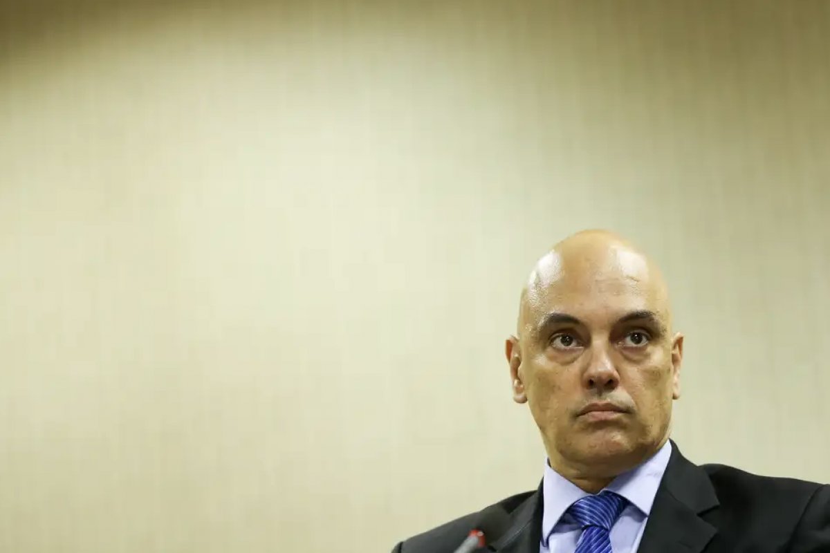 Moraes reconsidera em decisão sobre uso de VPN