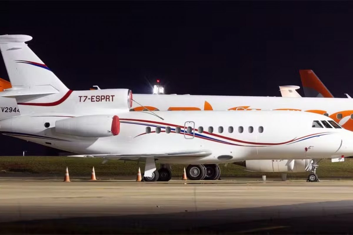 Venezuela denuncia como "prática criminal" e "pirataria" o confisco do avião de Nicolás Maduro