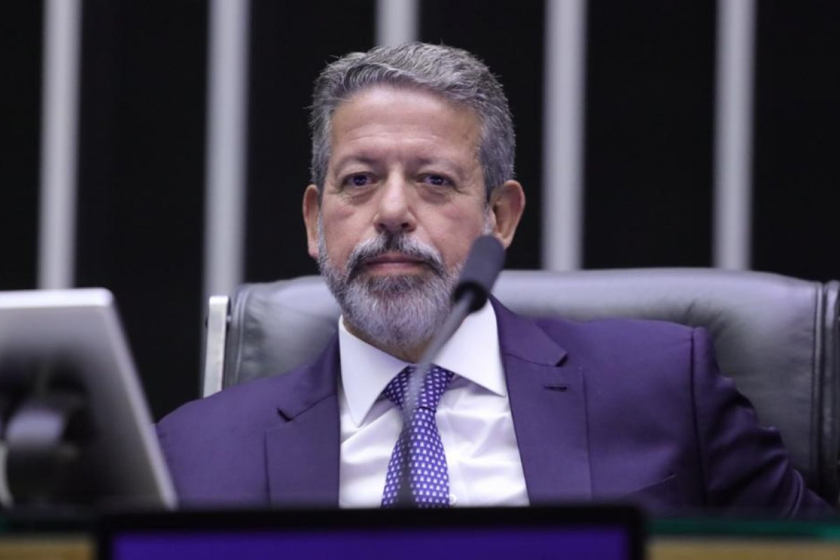 Lira convoca líderes a Brasília e indica anunciar candidato à sucessão até quarta