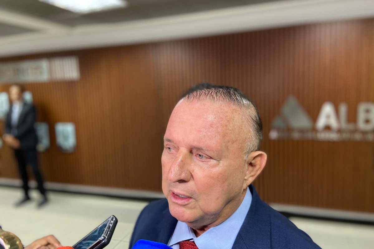 Vídeo: Adolfo Menezes diz que a partir da próxima semana, sessões da Alba serão de forma híbrida