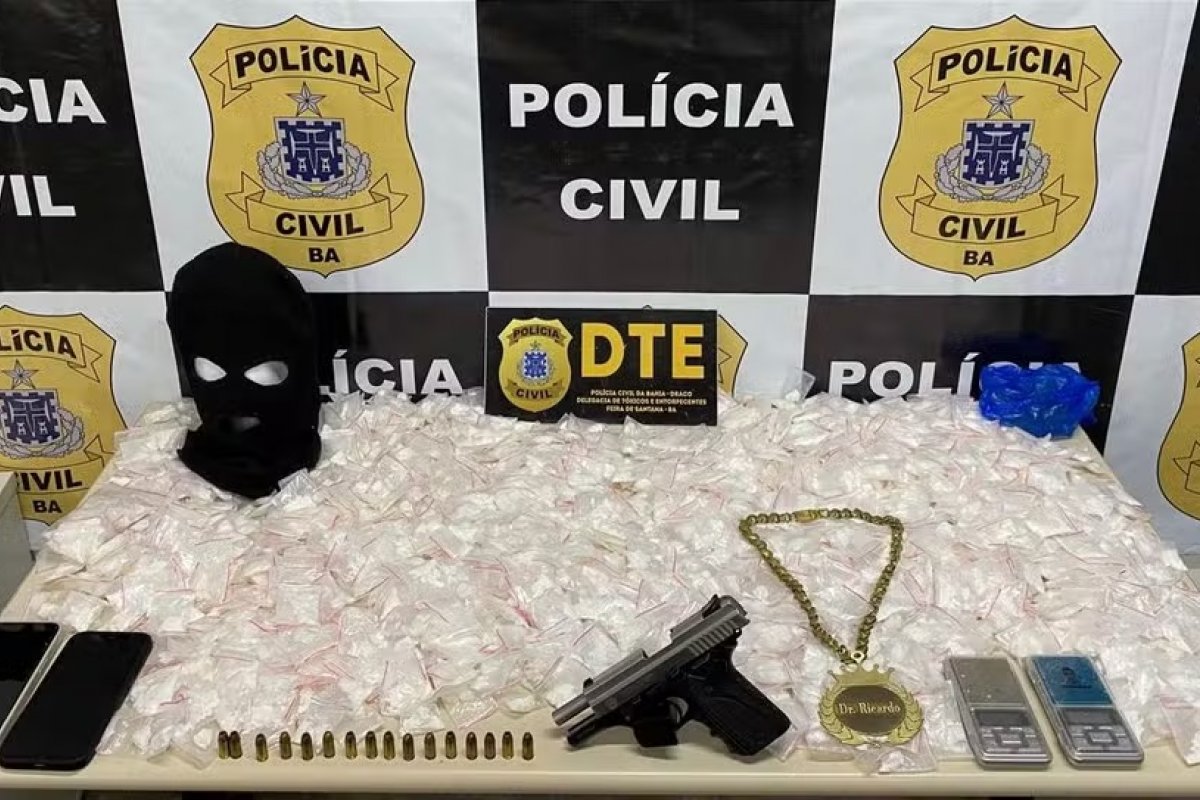 Homem é preso com 1,5 mil porções de cocaína em Feira de Santana