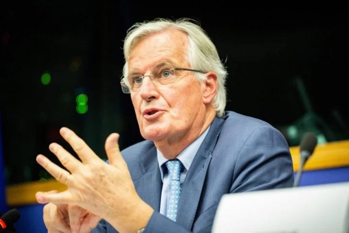Macron nomeia conservador Michel Barnier como novo premiê da França, após dois meses de impasse