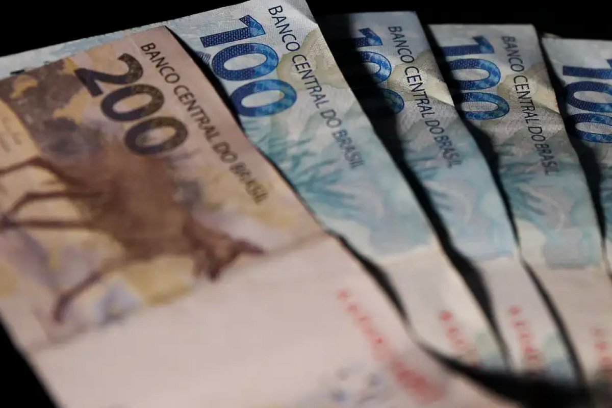 Endividamento das famílias recua para 78% em agosto de 2024