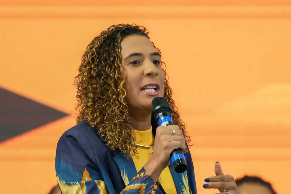 Após denúncias de assédio de Silvio Almeida, Anielle Franco lamenta tentativas de culpabilizar a vítima