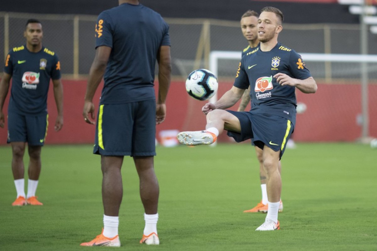 Com retorno de Arthur, Brasil se prepara para receber Venezuela na Fonte Nova