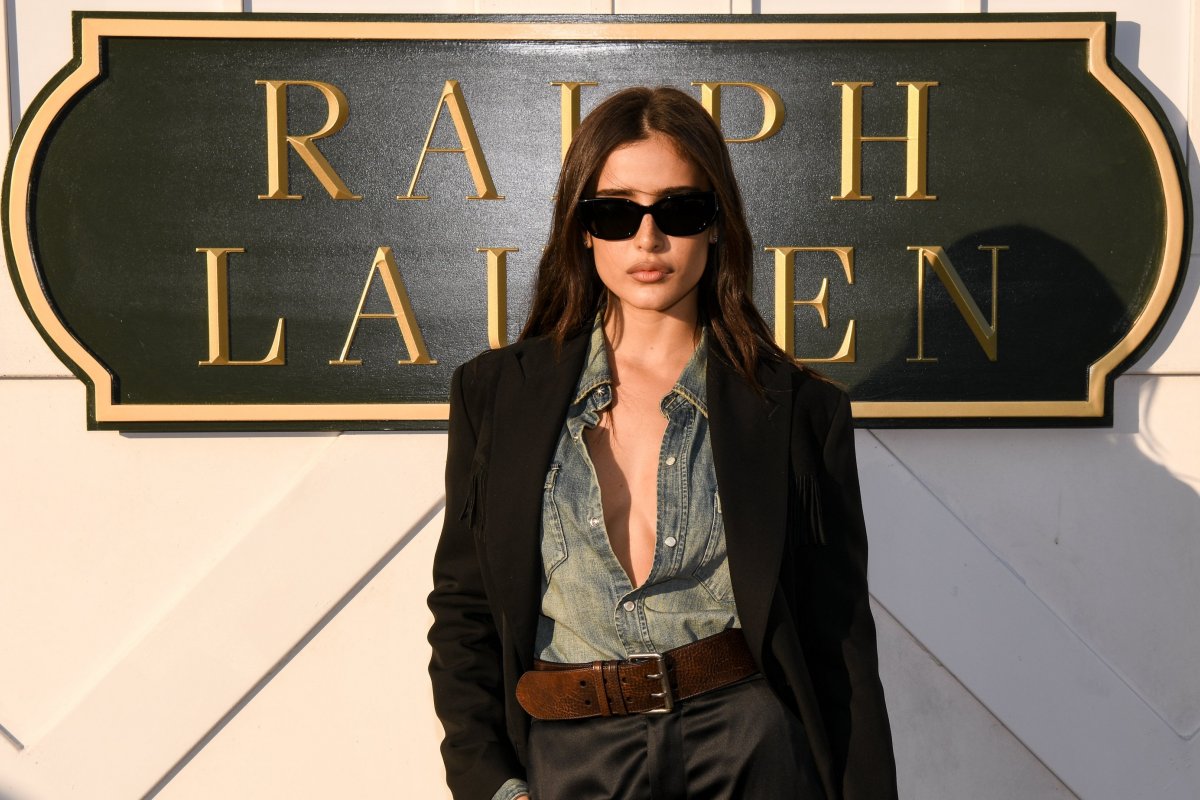 Poderosa: A convite da Ralph Lauren USA, Livia Nunes marca presença no desfile da marca nos Hamptons