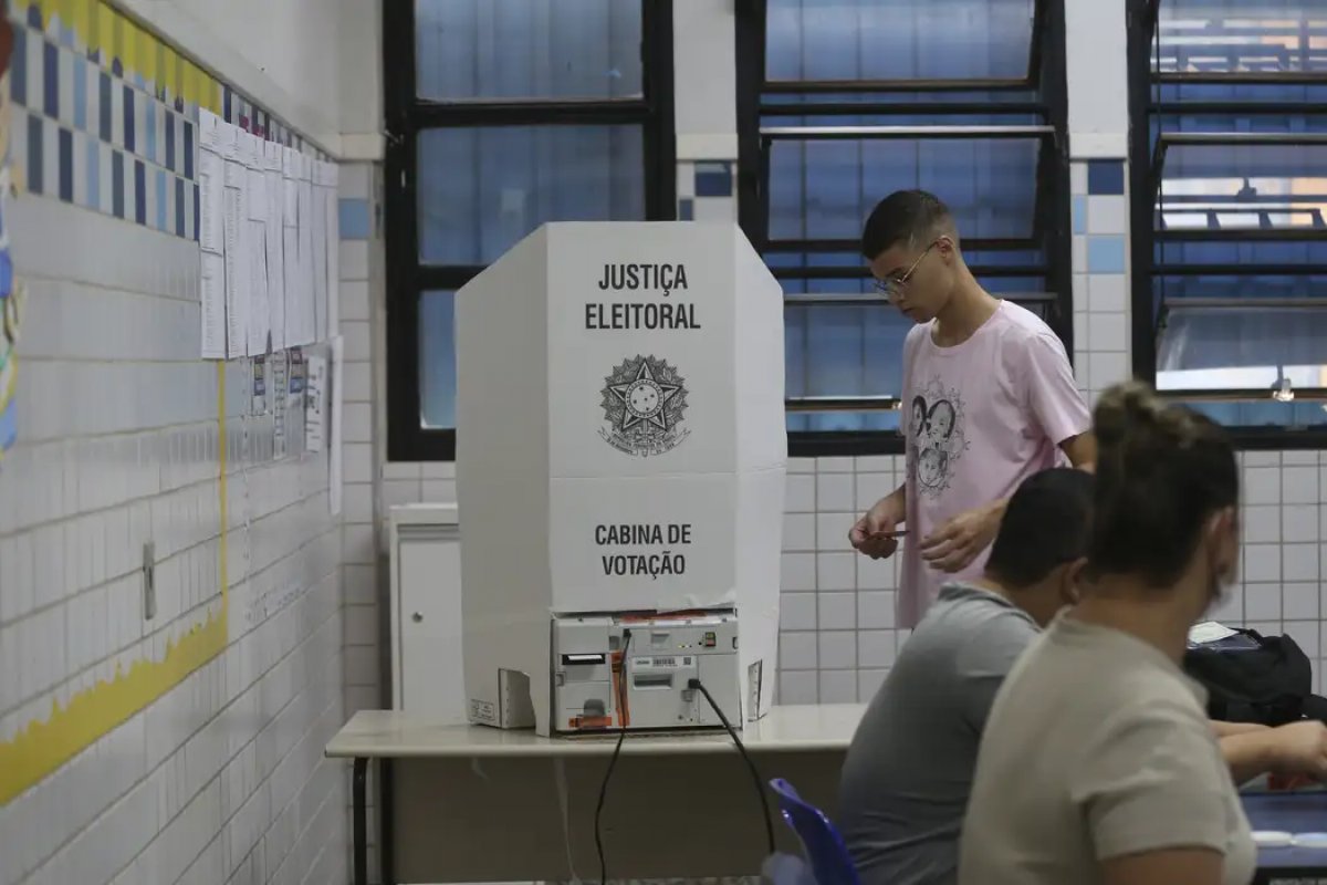 A menos de um mês para as eleições, saiba como consultar regularidade do título de eleitor