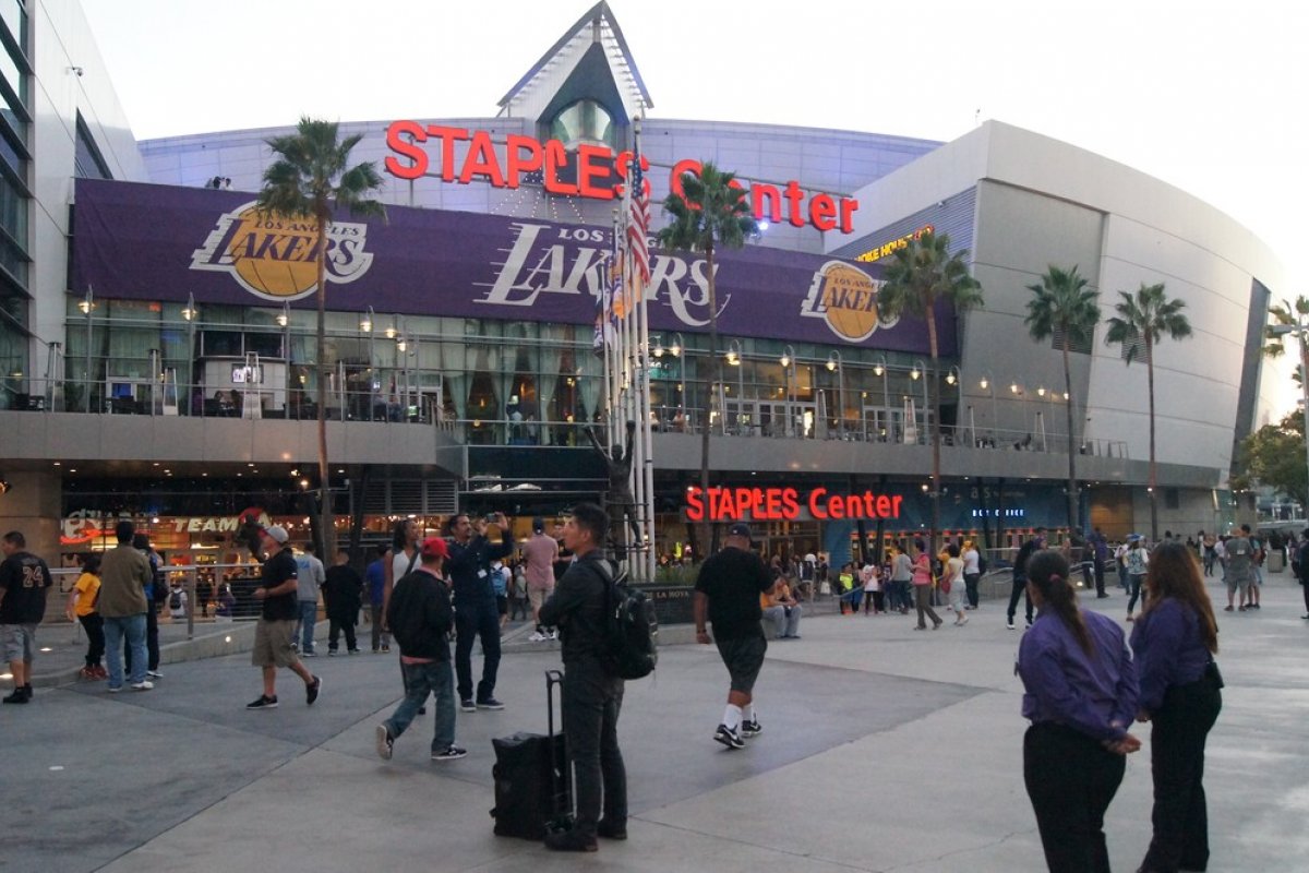 Após morte de Kobe Bryant, preço do ingresso chega a R$ 210 mil