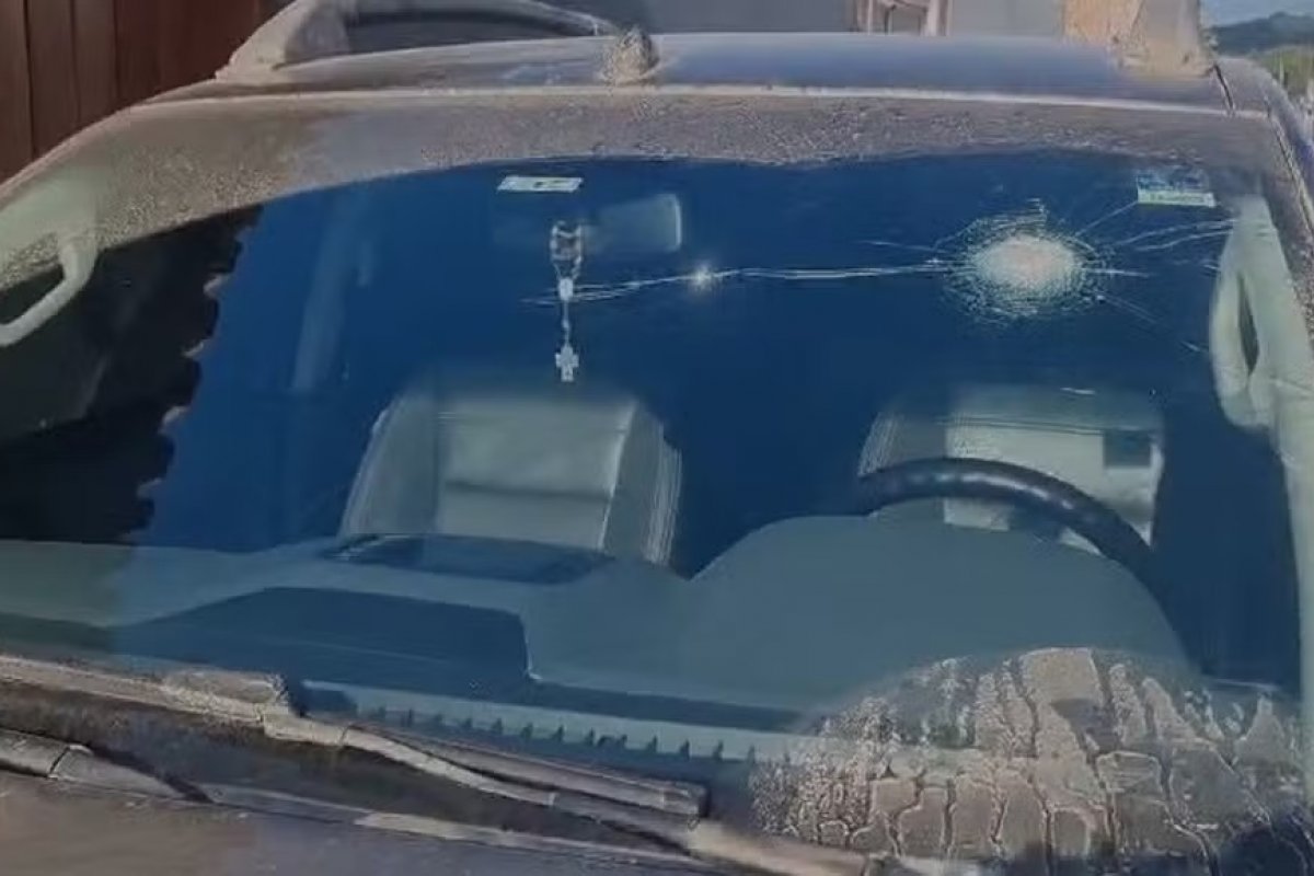 Carro de candidata à prefeitura de Itapetinga é alvo de tiros na BR-030