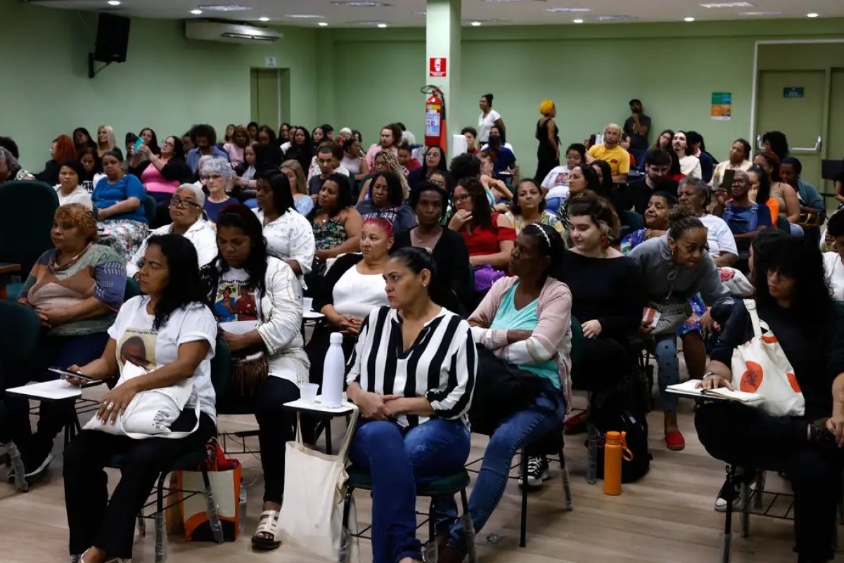 Mães de jovens mortos pela polícia viram bolsistas em projeto da Universidade Federal do Rio de Janeiro