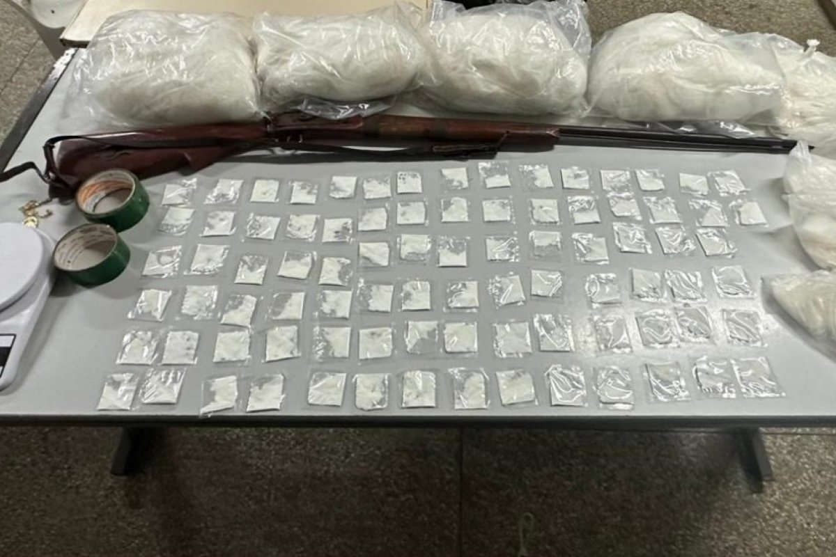 Arma e drogas são apreendidas no município de Monte Santo