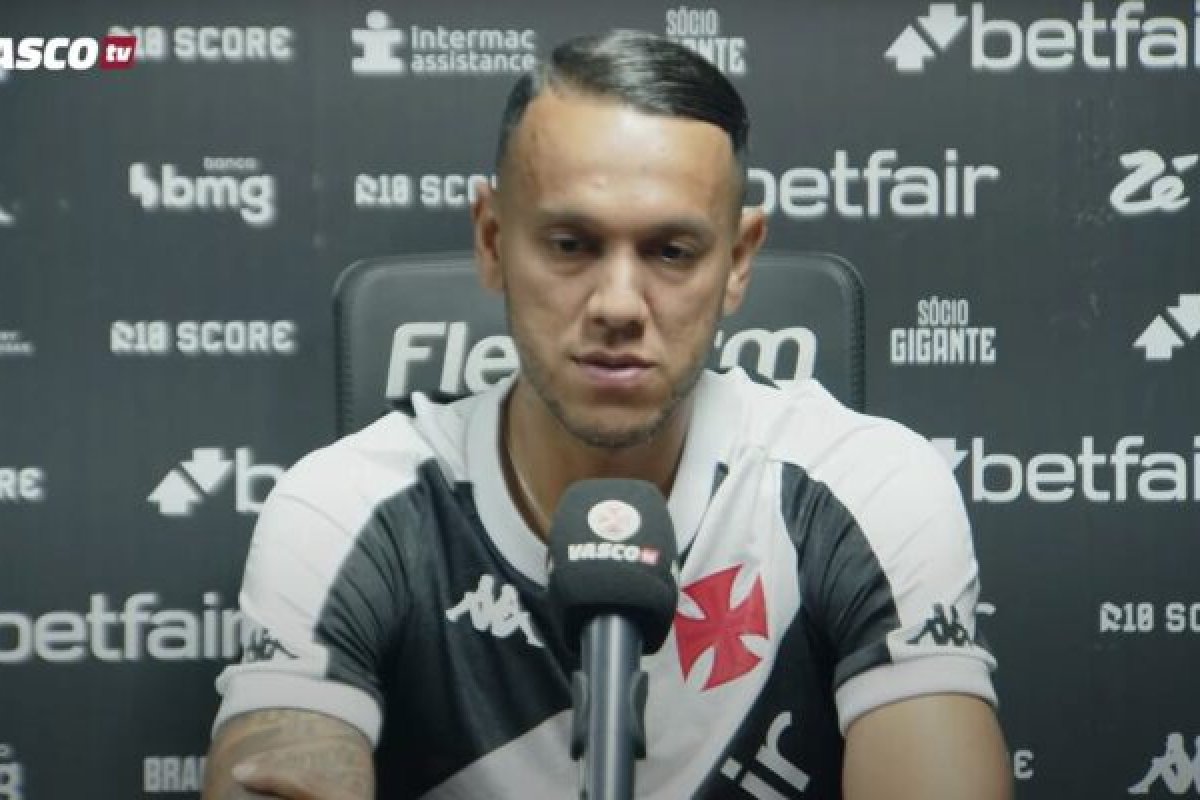 Jogador do Vasco é assaltado com fuzil e tem carro roubado no Rio: 'Levaram até meu chinelo'