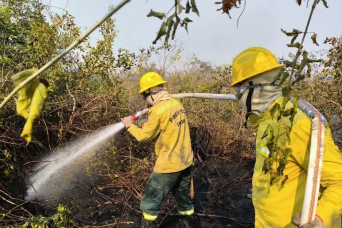 Brasil envia bombeiros para combater incêndios florestais na Bolívia