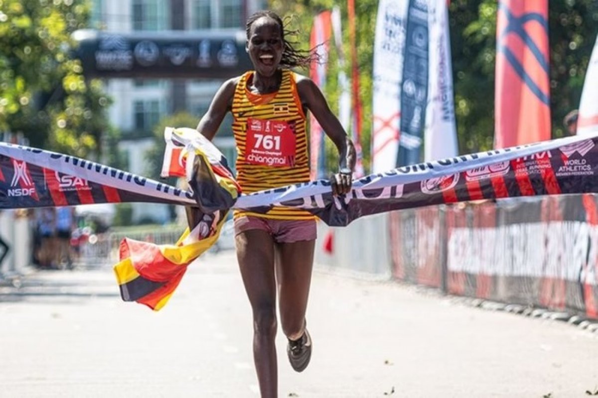 Ex-namorado que ateou fogo em atleta olímpica de Uganda morre dias após se queimar no mesmo ataque