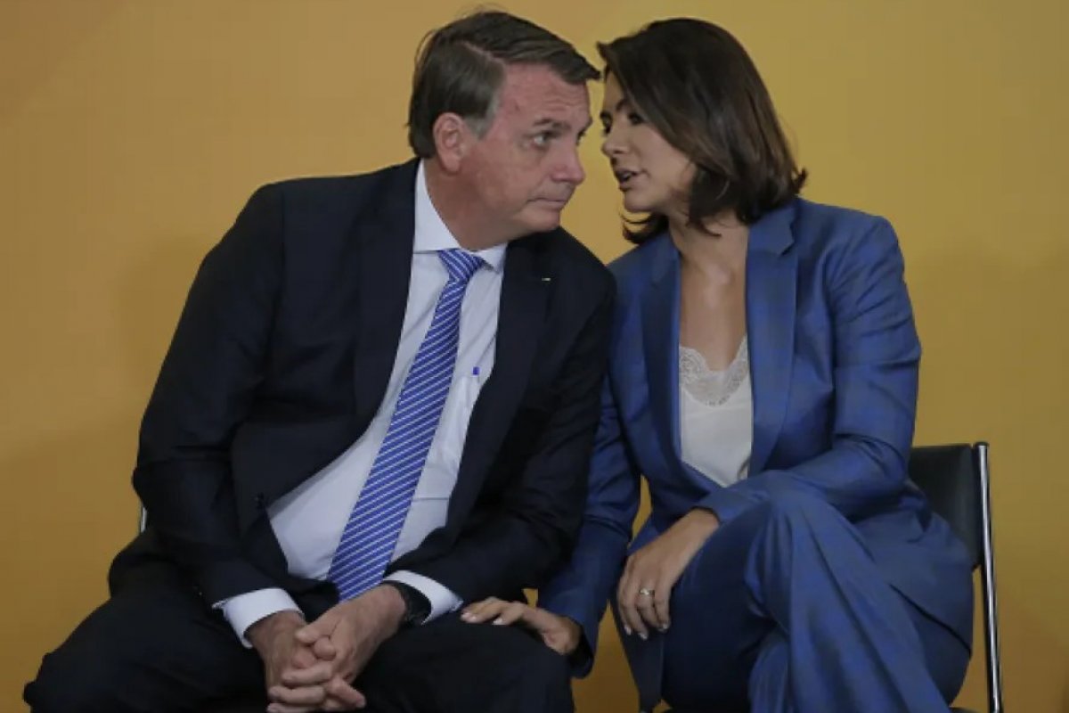 Governo Lula é condenado a indenizar Bolsonaro e Michele no caso dos móveis do Alvorada