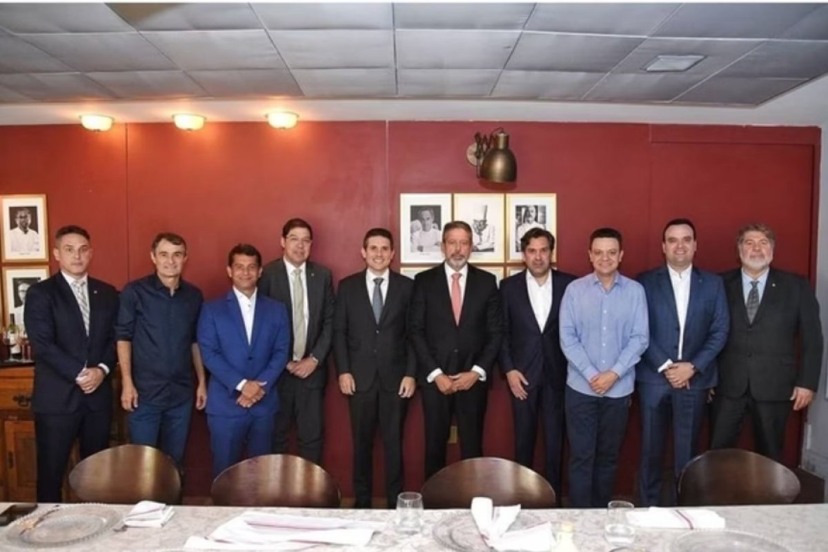 Lira anuncia a líderes indicação de Hugo Motta como seu candidato na sucessão da Câmara
