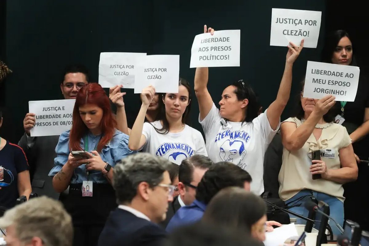Sem votos para avançar, PL da Anistia fica para depois das eleições na CCJ da Câmara