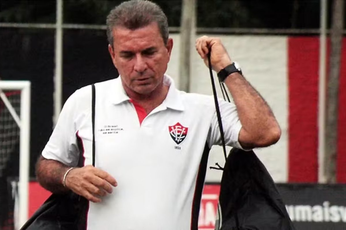 Ex-técnico do Vitória é encaminhado para a delegacia por suspeita de estupro