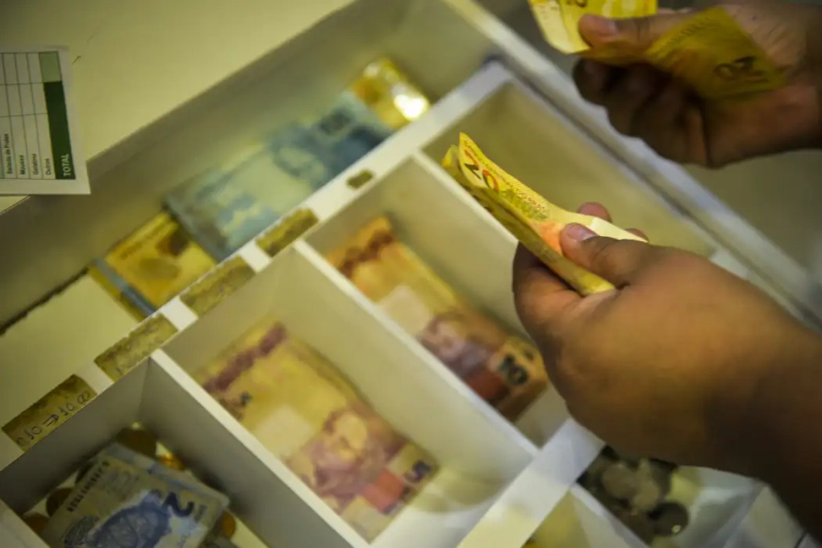 Brasileiros ainda não sacaram mais de R$8 milhões de valores a receber; saiba como consultar e sacar valor
