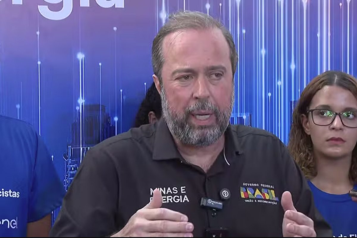 Ministro de Minas e Energia recebe estudo sobre retorno do horário de verão