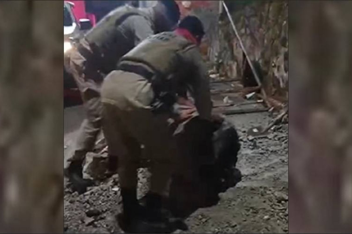 Vídeo: Policiais militares desobstruem barricada montada por criminosos em via no Bairro da Paz