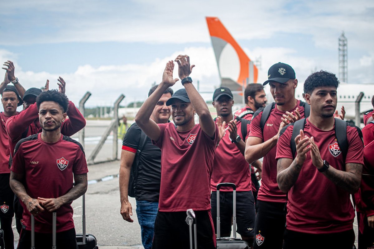 Fora de casa, Vitória enfrenta o Atlético-GO na luta contra o rebaixamento