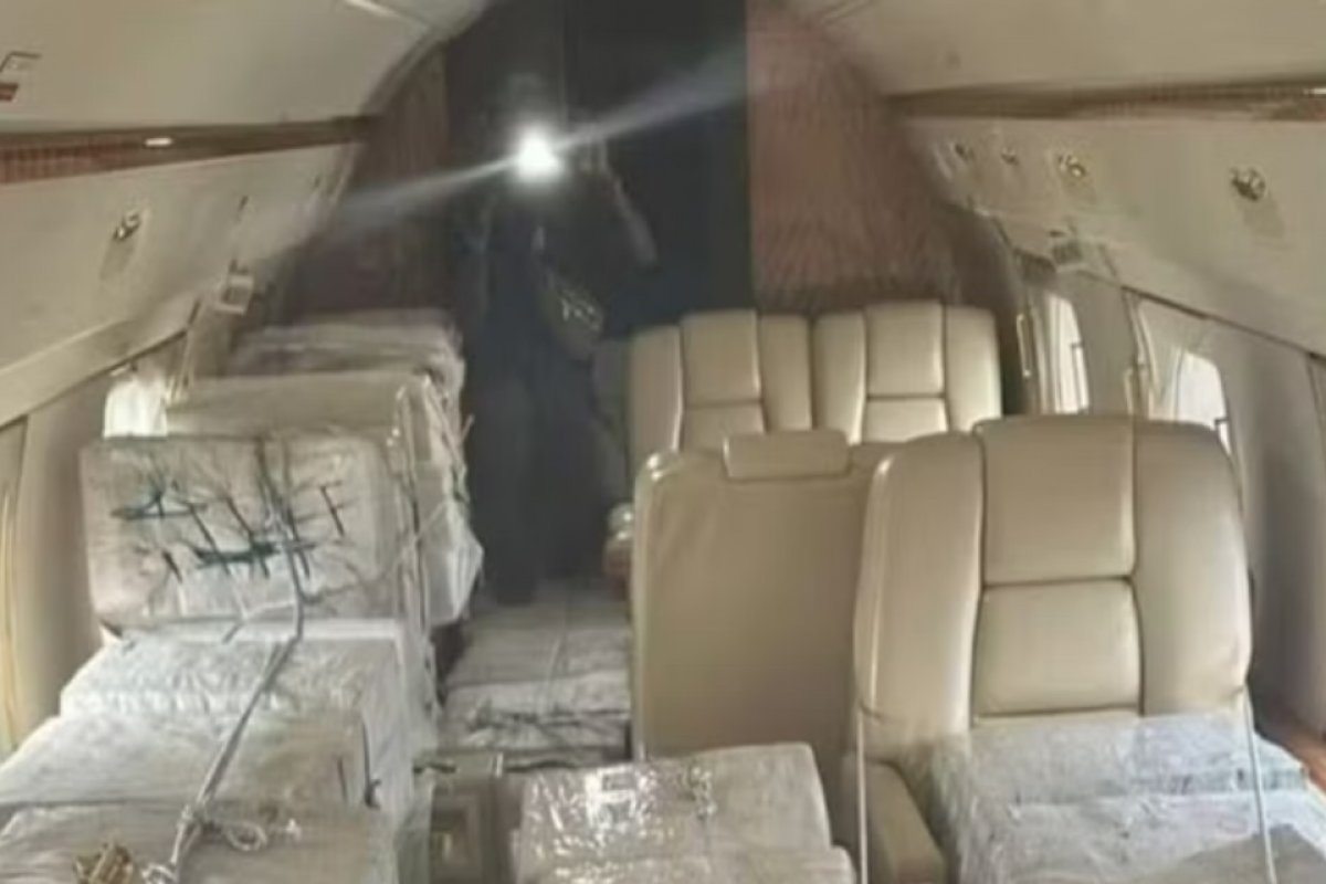 Brasileiro é preso com 2,6 toneladas de cocaína em avião em Guiné-Bissau