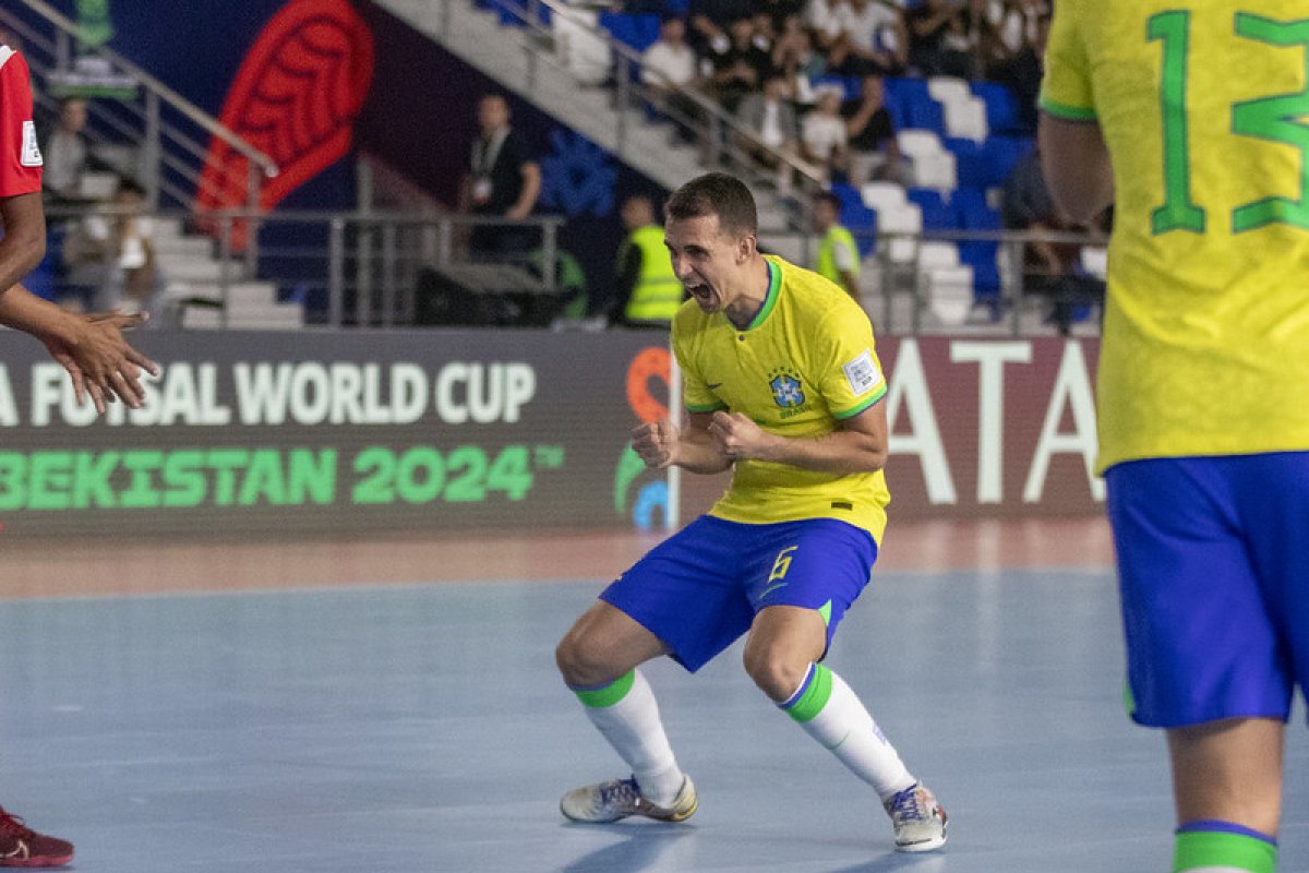 Copa do Mundo de Futsal: Brasil estreia com goleada em Cuba por 10x0