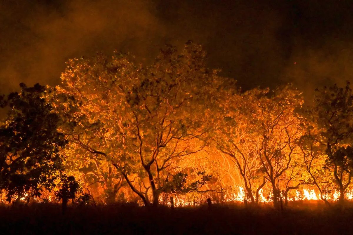 Inmet informa que há pontos com risco perigosíssimo de incêndio em todas as regiões do país
