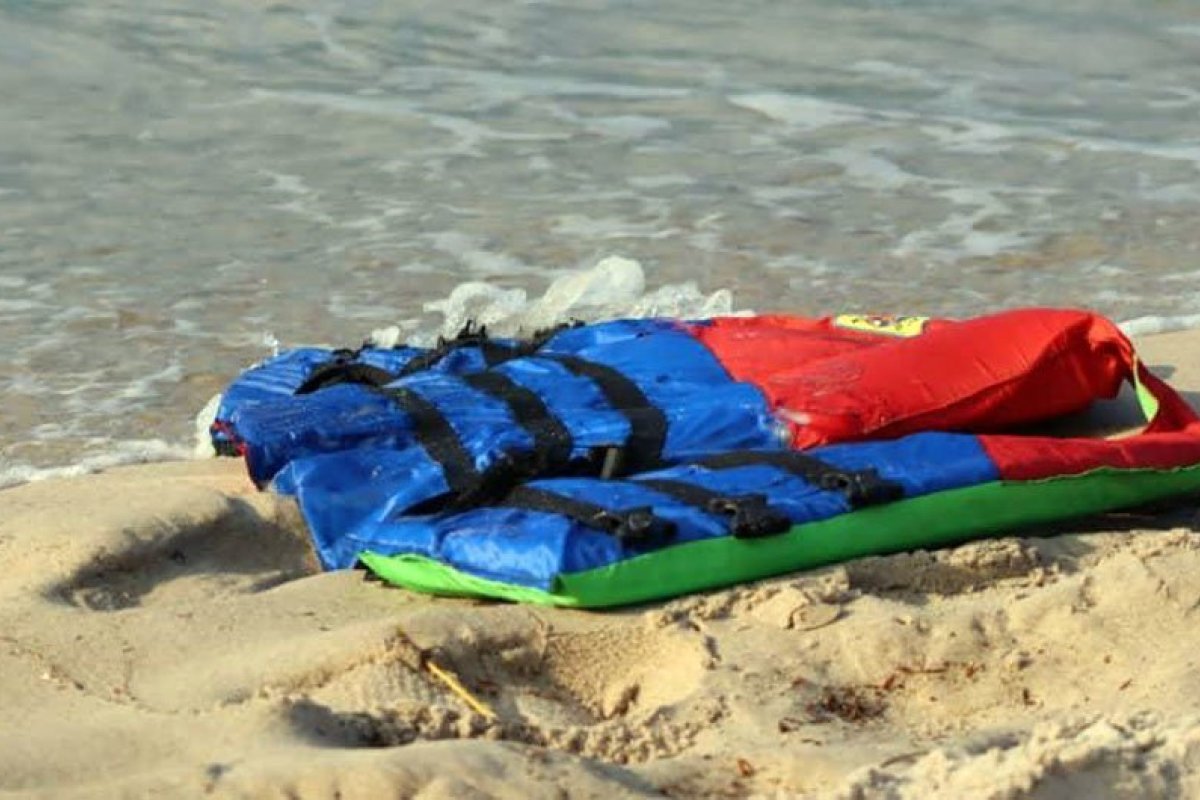 Oito migrantes morrem em tentativa de travessar o Canal da Mancha