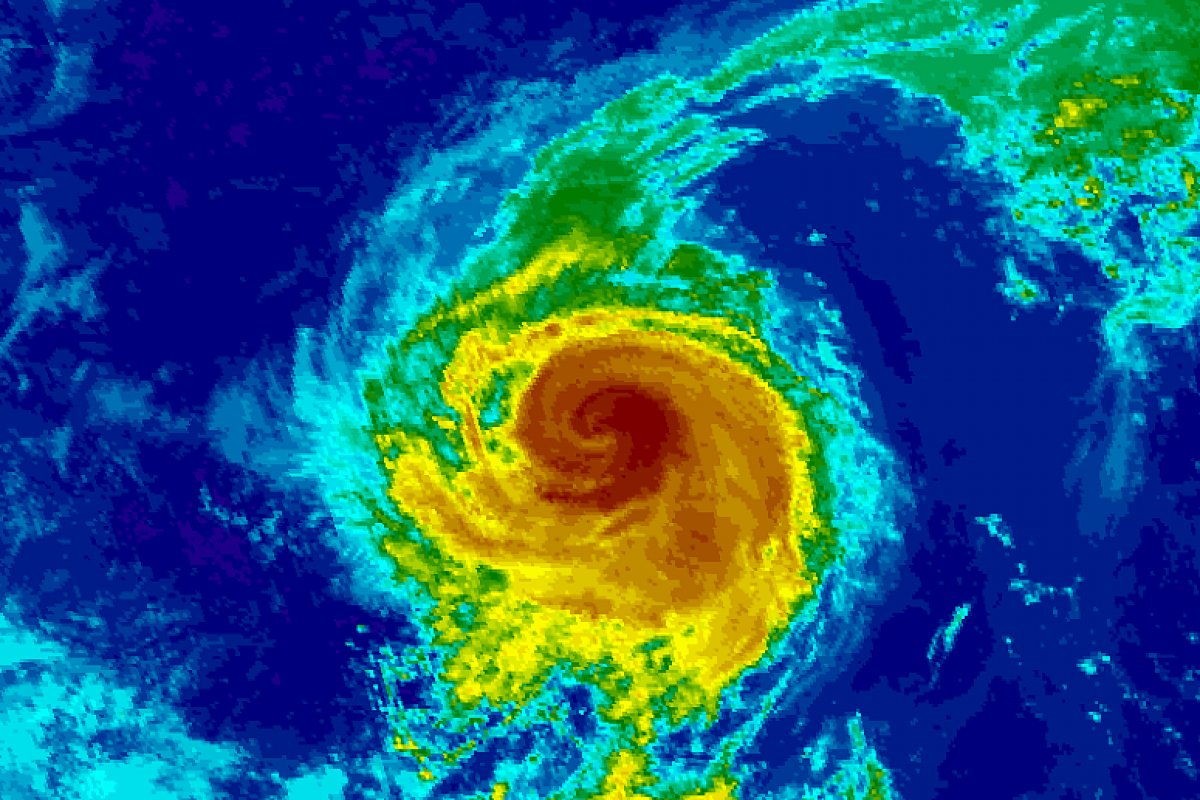 Tufão Bebinca atinge solo de Xangai e aciona alerta para tempestade mais poderosa em 75 anos
