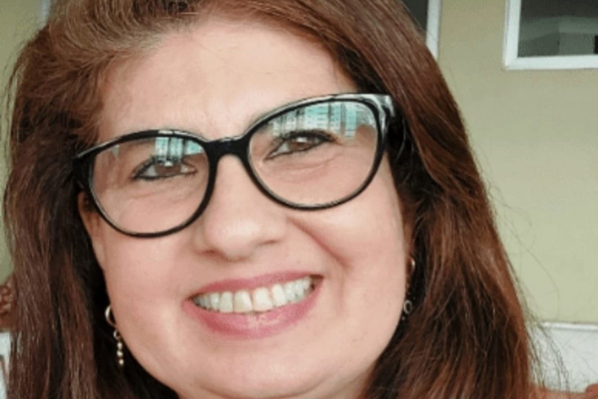 Jornalista baiana Jaqueline Adans lança livro na capital baiana!