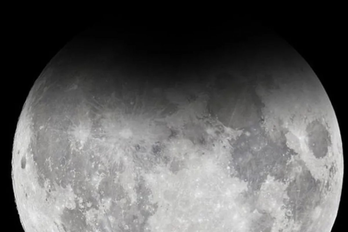 Eclipse parcial da Lua poderá ser vista em todo país nesta terça-feira (17)