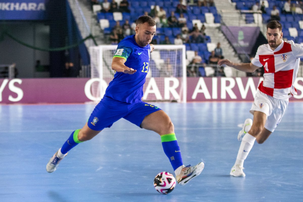 Copa do Mundo de Futsal: Brasil vence Croácia por 8x1