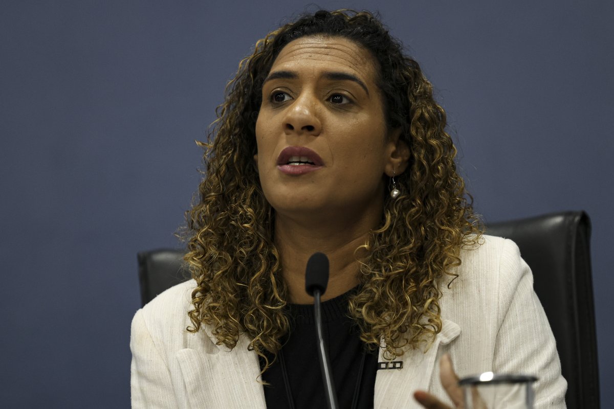 'A gente segue apesar de tudo', diz Anielle em 1º evento público após demissão de Silvio Almeida