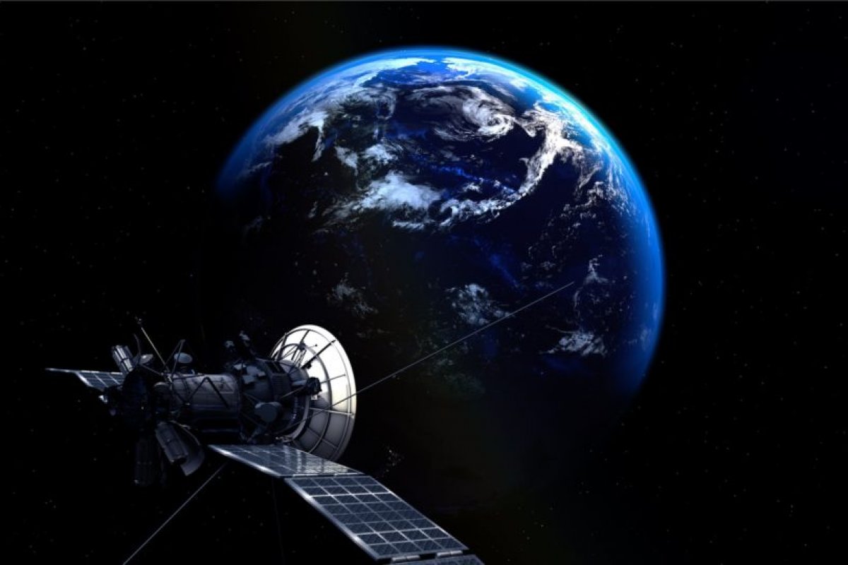 Anatel autoriza concorrente da Starlink a operar no Brasil com o dobro de satélites da empresa de Musk