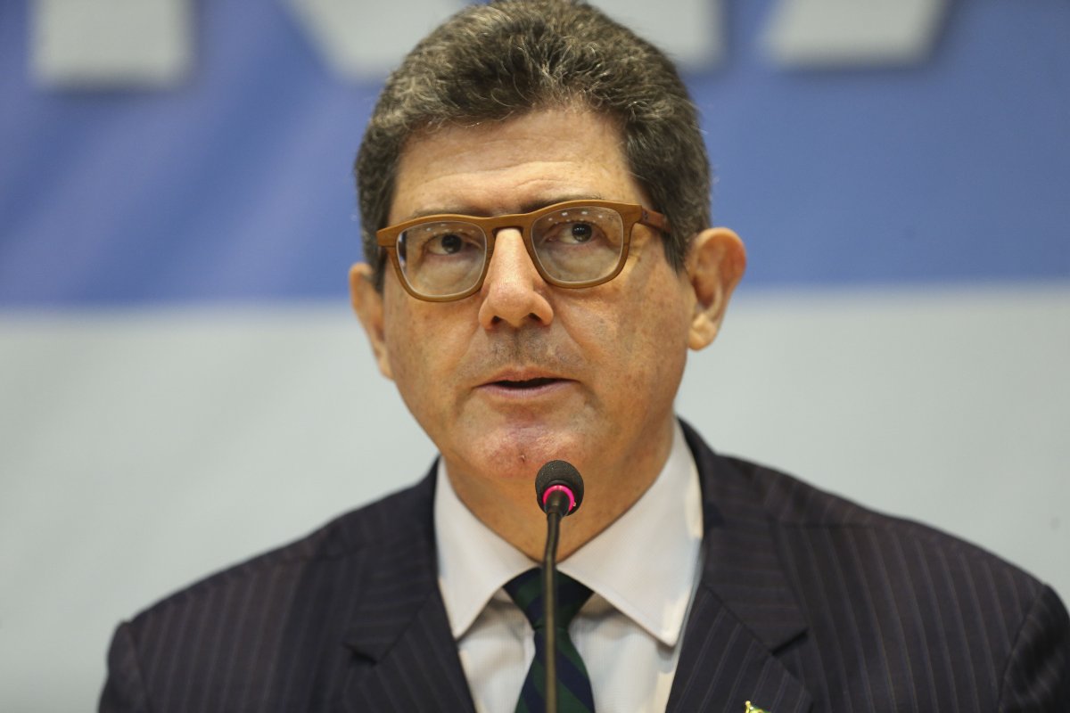 Questão fiscal não é de um governo ou de outro, diz Joaquim Levy