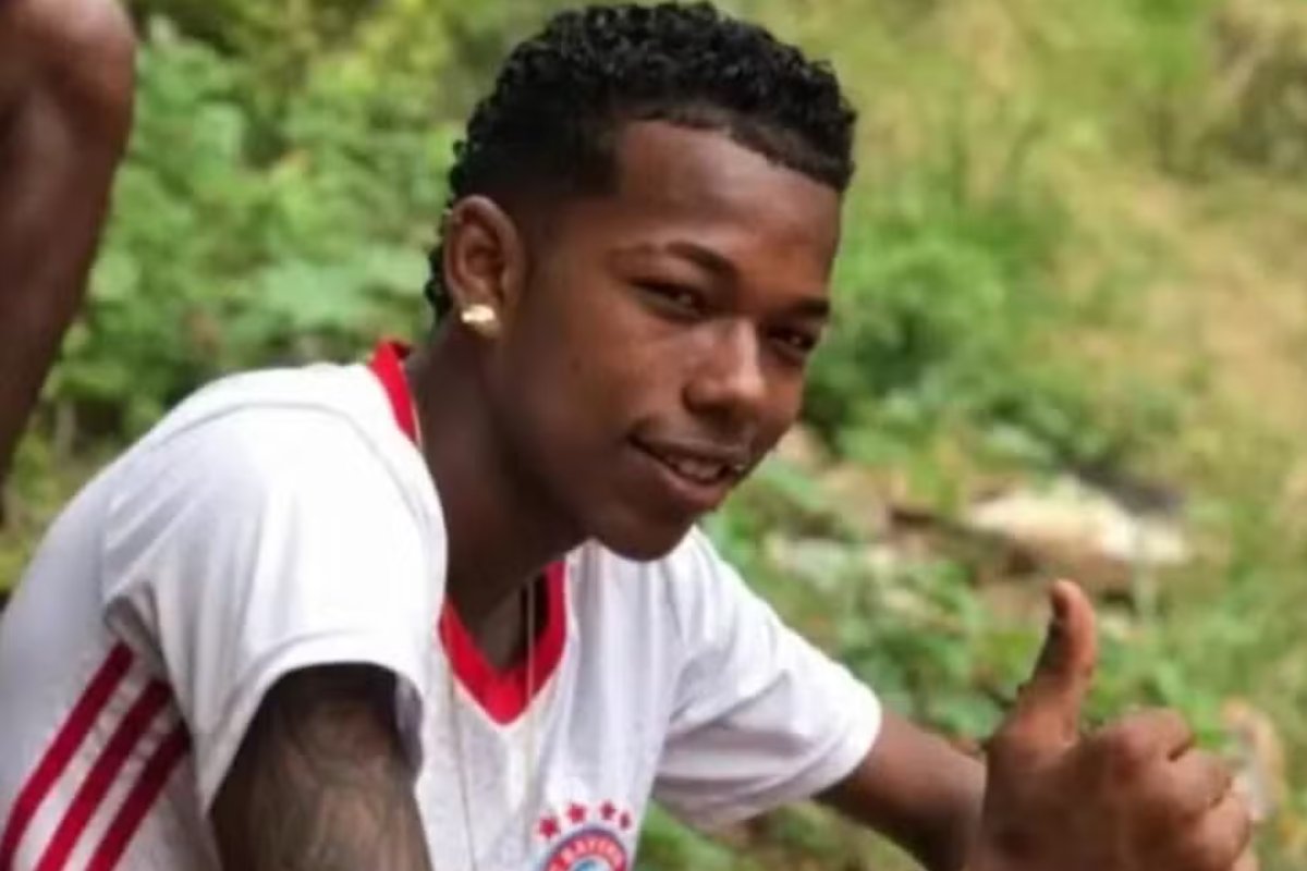 Homem é condenado a 16 anos de prisão por matar o primo a tiros dentro de escola em Salvador