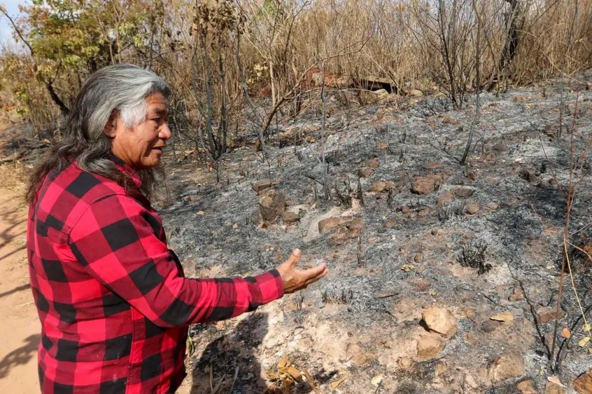 Indígenas sofrem com incêndio em área próxima a parque de Brasília