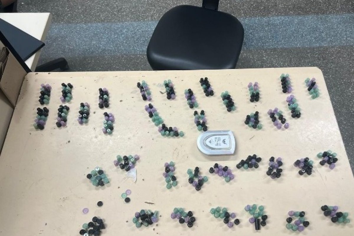 Mais de 350 porções de crack são apreendidas em Lauro de Freitas