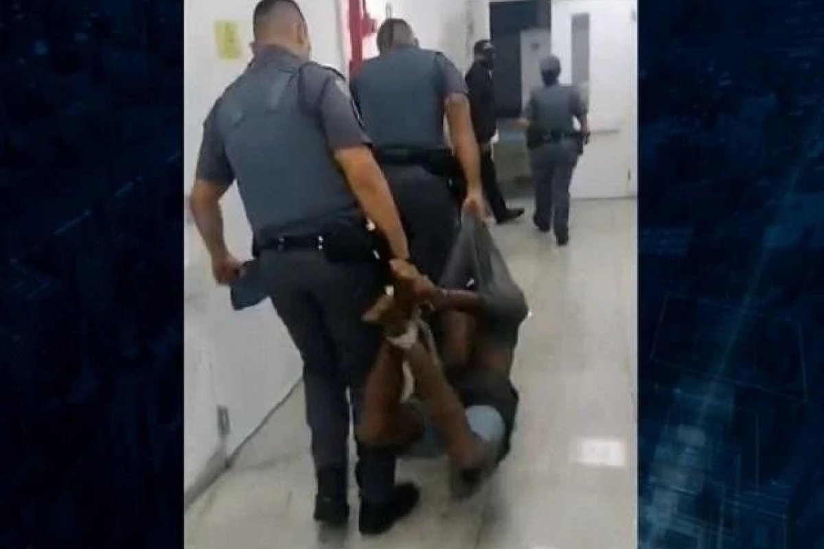 Justiça Militar absolve PMs acusados de torturar e amarrar homem negro pelos pés e pelas mãos em prisão
