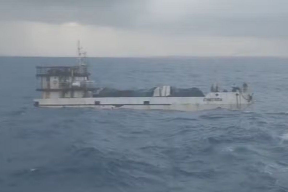 Marinha encontra corpo próximo a local de naufrágio de navio que seguia para Noronha