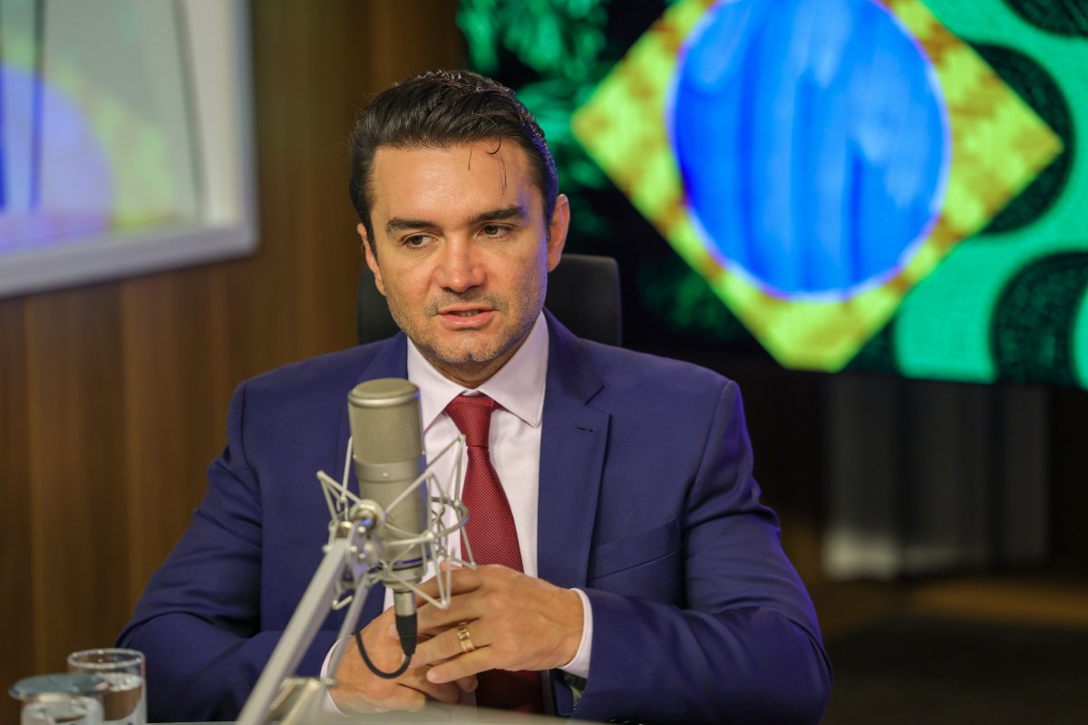 Proibir jogos de azar é como vetar uso de carros por causa de acidentes, diz ministro do Turismo